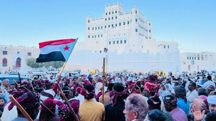 احتفاء بتحرير وادي وصحراء حضرموت حافة السحيل للألعاب الشعبية الشبواني تنظم ريحة في لعبة الشبواني