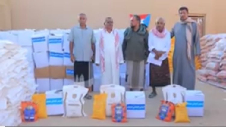 انتقالي القطن يواصل توزيع السلال الغذائية