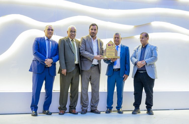 في حفل مميز.. كلية الإعلام بجامعة عدن تودّع الدفعة الأولى من خريجيها