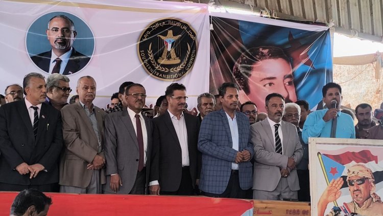 مخيم الاعتصام المفتوح بزنجبار يشهد مشاركة واسعة لقيادات السلطة المحلية بالمحافظة والمديريات