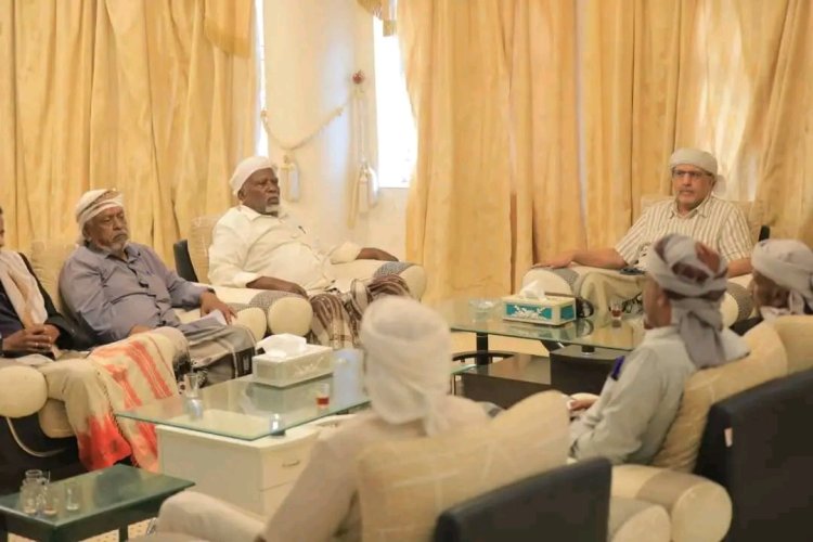 الكثيري يلتقي شيوخ وأعيان قبيلة آل نوبة والبحرية بوادي حضرموت