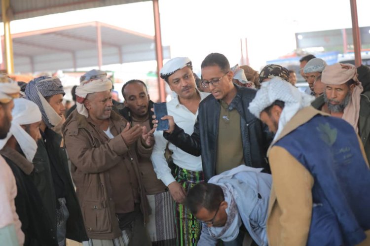 باعوم ينفّذ نزولًا ميدانيًا فجر اليوم إلى سوق الخضار المركزي بسيئون ويشدّد على ضبط الأسعار وحماية المزارعين