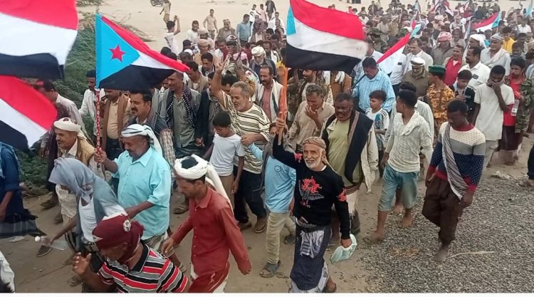 زحف أبناء مديرية سرار للمشاركة في الاعتصام المفتوح بعاصمة المحافظة زنجبار ..تجسيدا لمدد يافع من اجل الجنوب