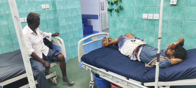 رئيس تنفيذية انتقالي أبين يطمئن على صحة الإعلاميين آدم وماجد ويتكفل بعلاجهما