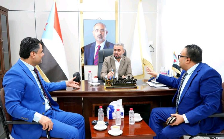 رئيس هيئة الإعلام والثقافة يناقش مع نائب وزير الإعلام والثقافة والسياحة آليات التعاطي الإعلامي مع التطورات على الساحة الجنوبية