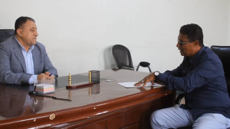 الأمين العام للمجلس المحلي بأبين يبحث ويناقش آليات دعم وتنفيذ المشاريع التنموية مع مدير عام مكتب التخطيط