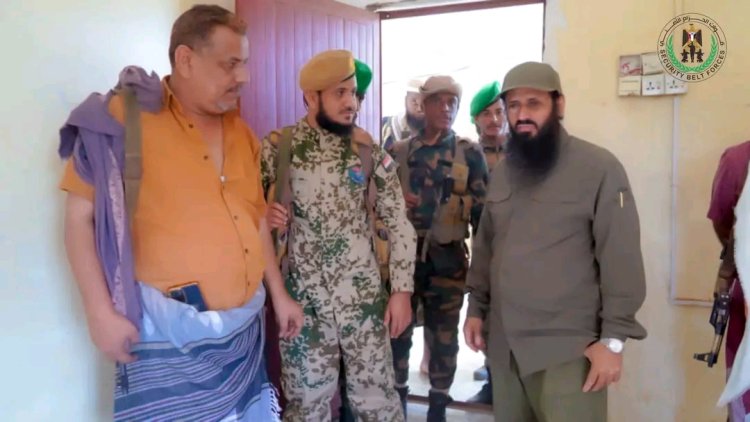 العميد الوالي يزور قوات الحزام الأمني قطاع زنجبار ويؤكد تعزيز الجهود الأمنية