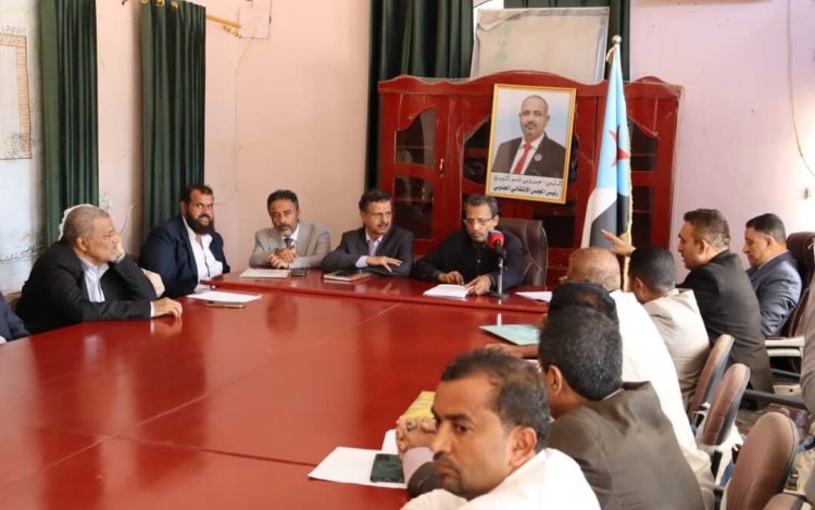 السلطة المحلية بمحافظة أبين تؤكد انضباطها المؤسسي وتعلن دعمها الكامل لخطوات المجلس الانتقالي الجنوبي