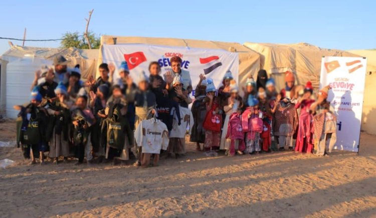 الوصول الإنساني توزّع كسوة شتوية لـ500 يتيم ويتيمة من أيتام مخيمات النزوح