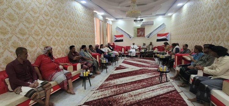 قبيلة الحوثرة بشرق حضرموت تستقبل شيخ شمل يافع بني مالك وممثل السلطان بحضور مشايخ ووجهاء
