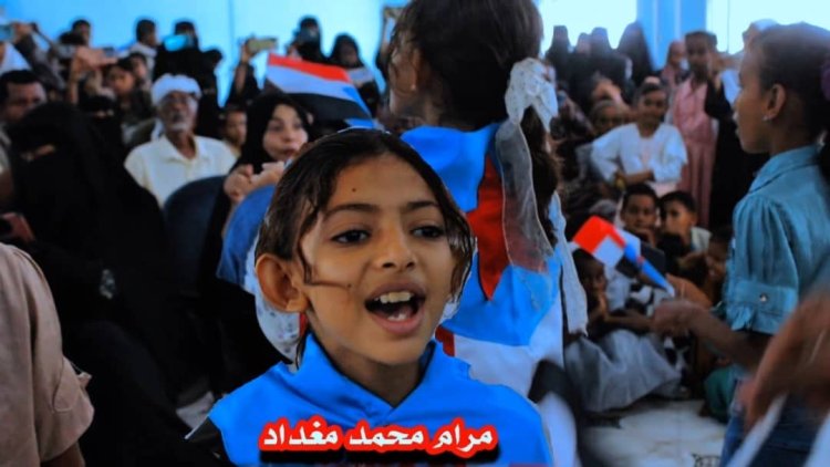 من عمق أبين الطفلة مرام قلب ينبض بالجنوب تتحدى السمع والنطق وتقدم الإعاقة خلف حب الوطن لتقدم درسا في الانتماء