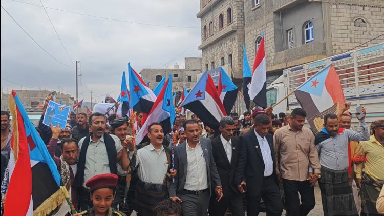 مسيرة جماهيرية ومهرجان حاشد في المسيمير احتفاء بانتصارات القوات الجنوبية والمطالبة بإعلان دولة الجنوب