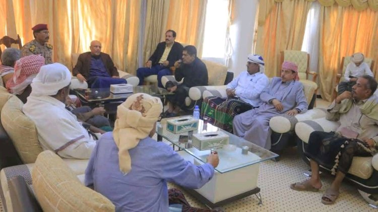 رئيس الجمعية الوطنية يلتقي قبيلة آل علي بن نعمان بمدينة سيئون