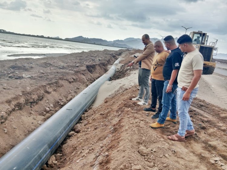 باخبيرة يشدد على الالتزام بالمواصفات الفنية في مشروع إعادة تأهيل أجزاء من الخط البحري