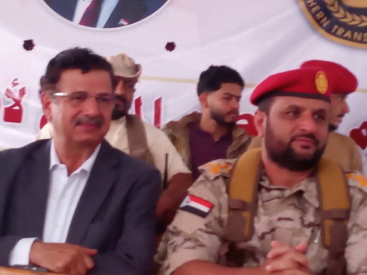 القائد نبيل المشوشي يزور ساحة الاعتصام في زنجبار