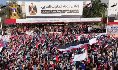 زحف مليوني حاشد من أبين إلى عدن والحييد يؤكد الاصطفاف خلف القيادة الجنوبية ويسلم رسالة واضحة: إرادة شعب الجنوب لا تُكسر