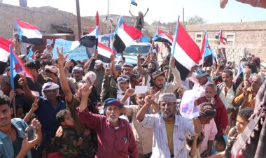 مظاهرة حاشدة في كرش بلحج تندد بالعدوان السعودي وتبارك قرارات الرئيس عيدروس بن قاسم الزبيدي