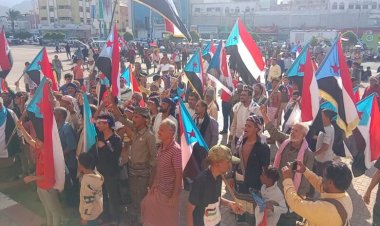 بدء توافد أبناء الجنوب العربي إلى ساحة العروض بخور مكسر لإحياء الذكرى العشرين للتصالح والتسامح الجنوبي