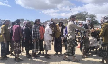 انتقالي أحور يقدم واجب العزاء لأسرة الفقيد الشيخ يسلم أحمد غيرم اليسلمي