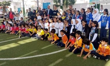 (المهاتما غاندي) تحيي حفل فني للبطولة المدرسية ومعرض مشاريع الطلاب