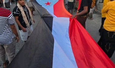 مدينة المكلا عاصمة حضرموت تشهد فعالية الصمود والثبات للوقوف خلف المجلس الانتقالي الجنوبي وتجديد التفويض للرئيس الزُبيدي بيان