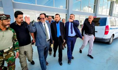 المحافظ عبد الرحمن شيخ يطلع على سير العمل بمطار عدن الدولي