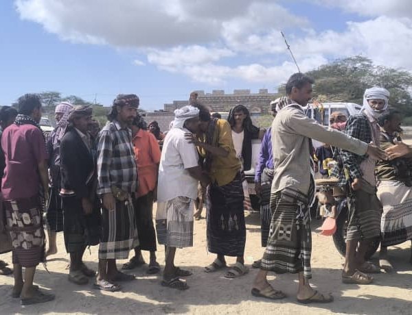 انتقالي أحور يقدم واجب العزاء لأسرة الفقيد الشيخ يسلم أحمد غيرم اليسلمي