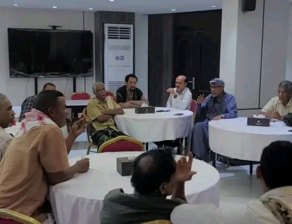 اللجنة التحضيرية لمسيرة الثبات والصمود تعقد اجتماعًا بالمكلا وتؤكد: الفعالية سلمية وتقف مع قوات درع الوطن الحضرمية وأمن حضرموت خط أحمر