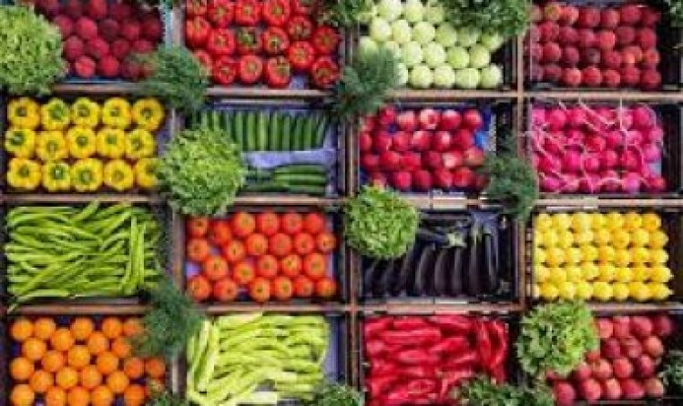 لليوم الاتنين.. تعرف على أسعار الخضار والفواكه في عدن