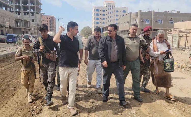 مدير عام المنصورة يتفقد مشروع "إعادة تأهيل شارع التقنية - تقاطع بئر أحمد"