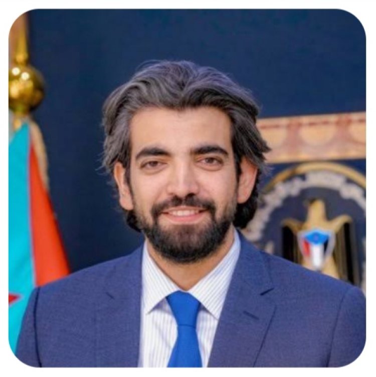 عمرو البيض يؤكد: الرئيس الزُبيدي” يواصل أداء مهامه من العاصمة عدن وسيبقى إلى جانب شعبه