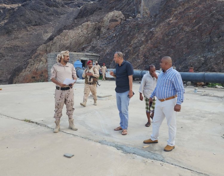 مدير عام مؤسسة المياه بالعاصمة عدن يشيد بدور قوات العمالقة في تأمين منطقة البرزخ