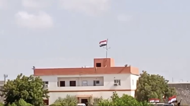 لا لرموز الاحتلال السياسي.. مظاهرة جنوبية ضد رفع علم الوحدة  في أبين