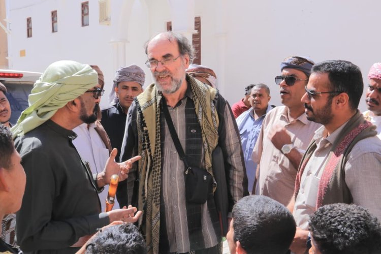 مدير عام شبام يؤكد لا أضرار بشرية جراء إنهيار منزل عقب تفقده ميدانيًا ويوجه بسرعة رفع المخلفات