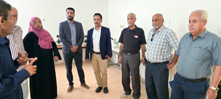 الوكيل غازي لحمر يطلع على سير العمل في الهيئة العامة لأبحاث علوم البحار والأحياء المائية