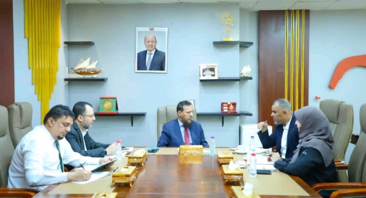 محافظ عدن يؤكد استمرار دعم المعلمين ووضع التعليم على رأس أولويات السلطة المحلية