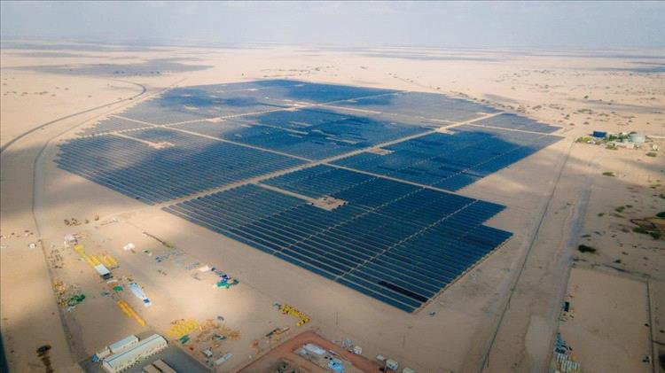 وزارة الكهرباء والطاقة تعرب عن أسفها لإطفاء محطتي الطاقة الشمسية في عدن وشبوة من قبل الشركة الإماراتية GSU دون تنسيق مسبق