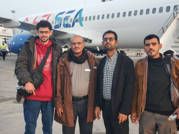 عودة الإعلامي عبدالرقيب السنيدي من القاهرة بعد إجراء عملية جراحية في العمود الفقري