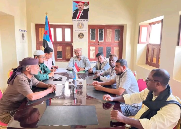 تنفيذية انتقالي الشحر تجدد التأكيد على جنوبية حضرموت ورفض قمع الحريات