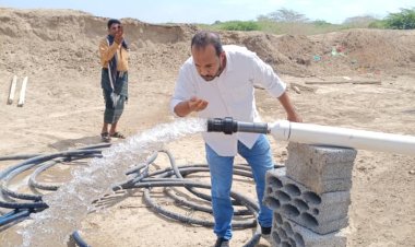 مدير مكتب الهيئة العامة للموارد المائية م/ابين يقوم بتفقد مشروع مياه شرب قريه المسيمير خنفر