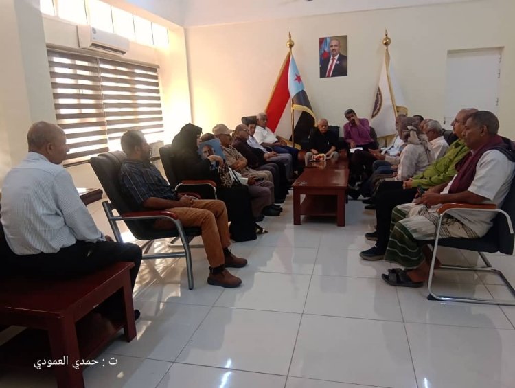 مجلس المستشارين يُشيد بمشاركة أبناء شعب الجنوب في الوقفة الاحتجاجية الرافضة لإغلاق مقر الجمعية الوطنية