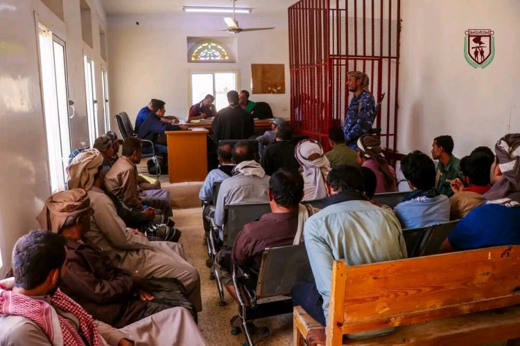 ترسيخاً للعدالة وصوناً للدماء وردعاً للجريمة.. المحكمة العسكرية بشبوة تصدر حكمًا بالإعدام قصاصاً بحق جندي قتل زميله