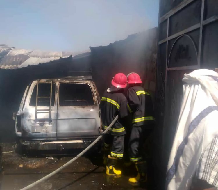 الدفاع المدني بشبوة ينجح في إخماد حريق بمنزل سكني شرقي مدينة عتق