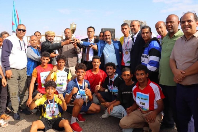برعاية محافظ عدن ومدير خورمكسر… إقامة الماراثون الطلابي الثاني في خور مكسر وسط مشاركة واسعة