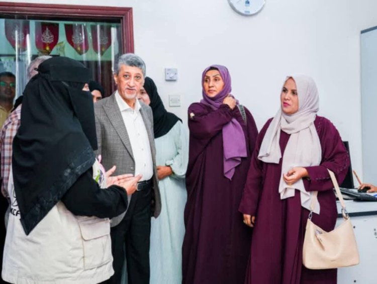 الوزيرة جعسوس تطلع على خدمات المؤسسة الوطنية لمكافحة السرطان بعدن