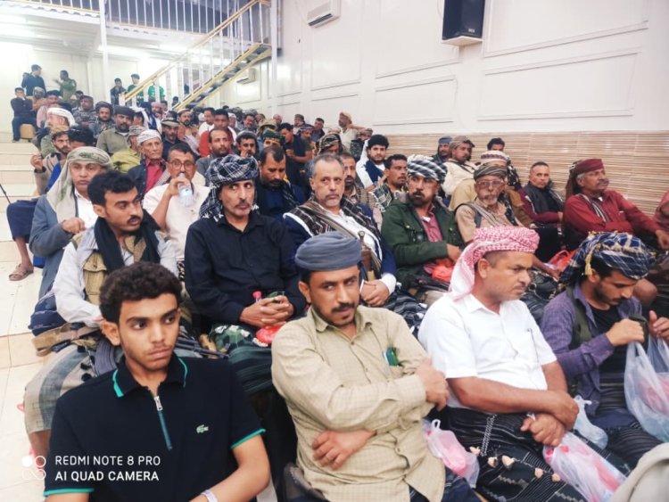 لقاء موسّع في أبين يعلن رفض قرار تغيير القائد حيدرة السيد