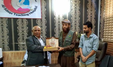 برعاية الشعبي..مستشفى الصداقة بعدن تكرم إفران عدن الخيرية لجهودهم الخيرية في المستشفى