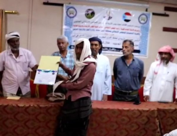 أبناء أحور يهنئون الطالب صالح عبدالسلام لبرش بحصوله على المركز الخامس في مسابقة الرئيس الزُبيدي لحفظ القرآن الكريم