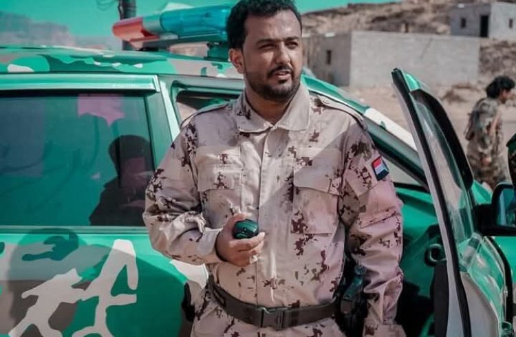 غضب شعبي في شبوة رفضًا لقرار إقالة العميد أصيل بن رشيد