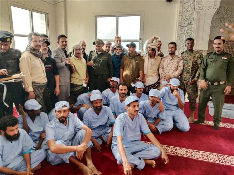 رجال المال والأعمال وفاعلي الخير من أبناء يافع يطلقون سراح 14 من نزلاء السجن المركزي المعسرين في لحج